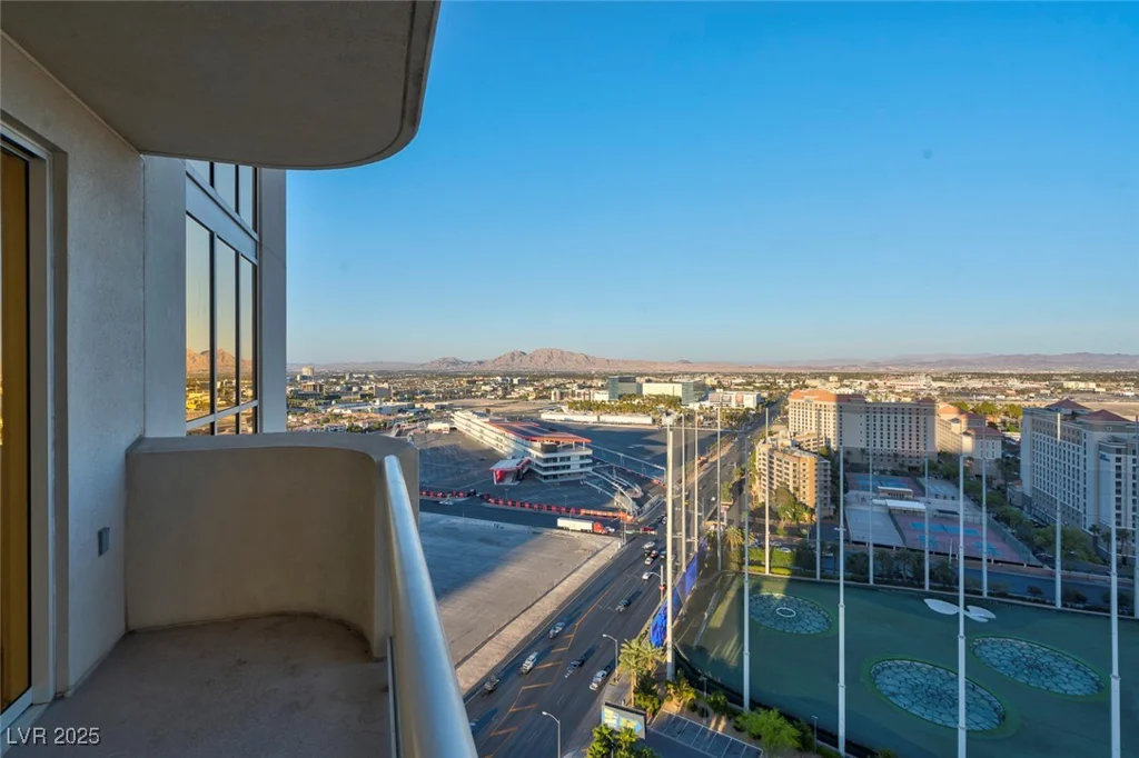 125 HARMON, Las Vegas, NV 89109