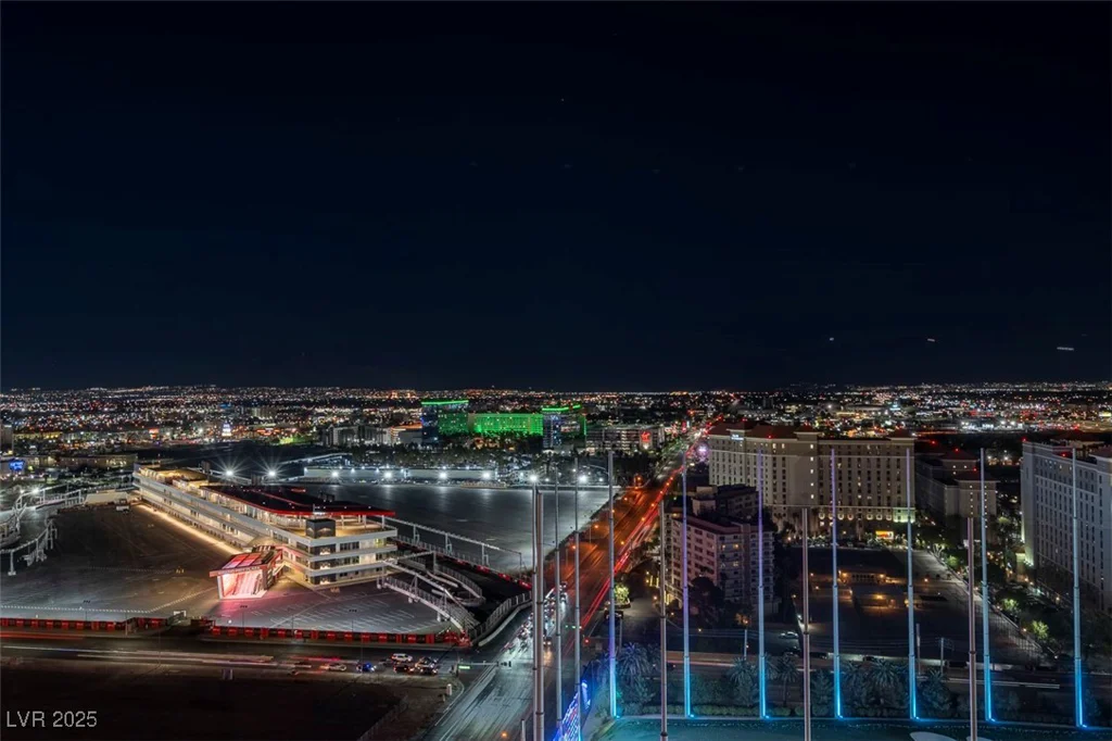 125 HARMON, Las Vegas, NV 89109