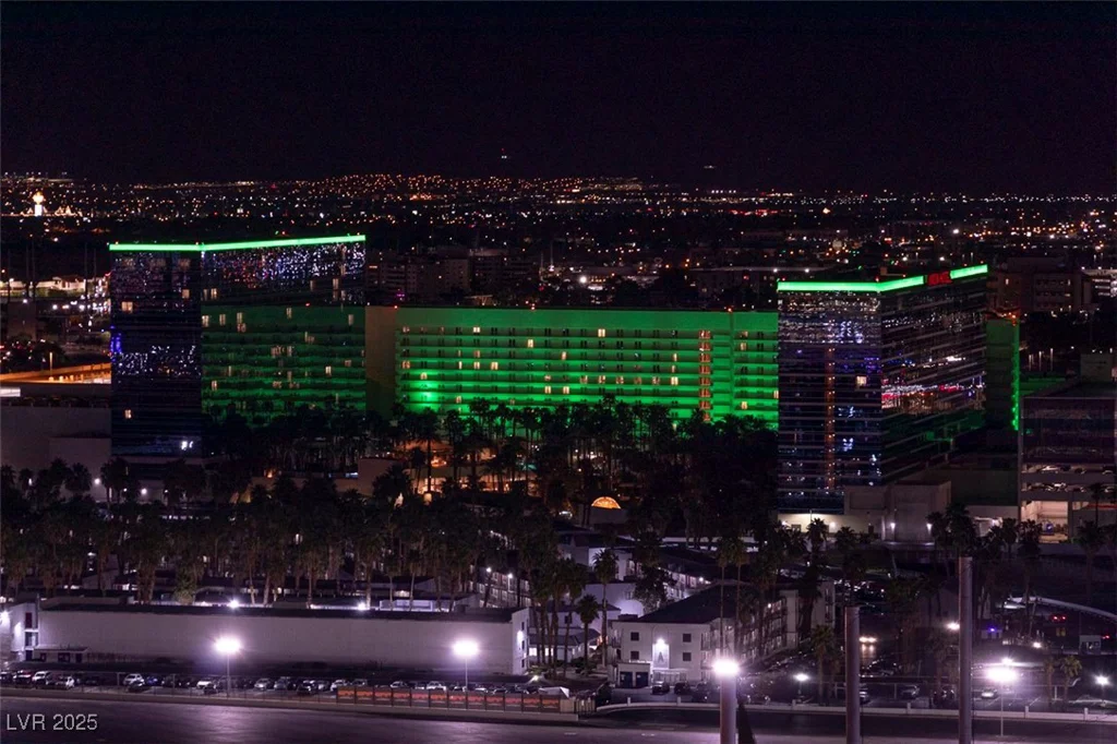125 HARMON, Las Vegas, NV 89109