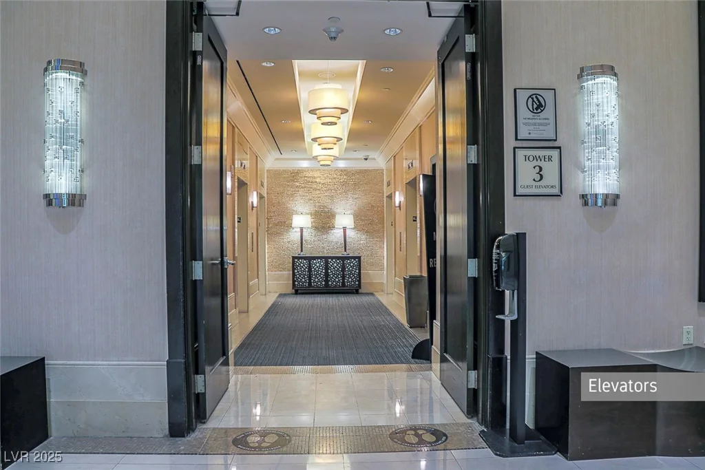 125 HARMON, Las Vegas, NV 89109