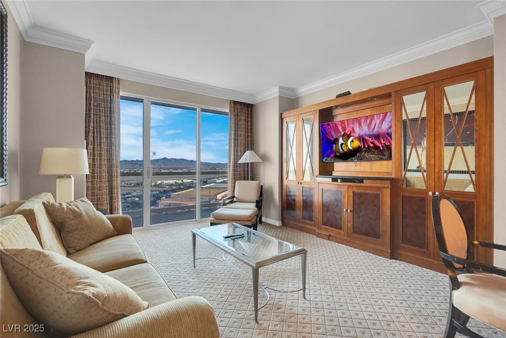 125 HARMON, Las Vegas, NV 89109