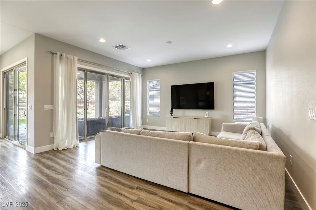 11137 Black Fire Opal, Las Vegas, NV 89138
