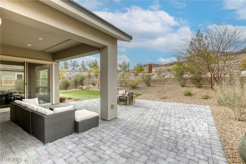11137 Black Fire Opal, Las Vegas, NV 89138