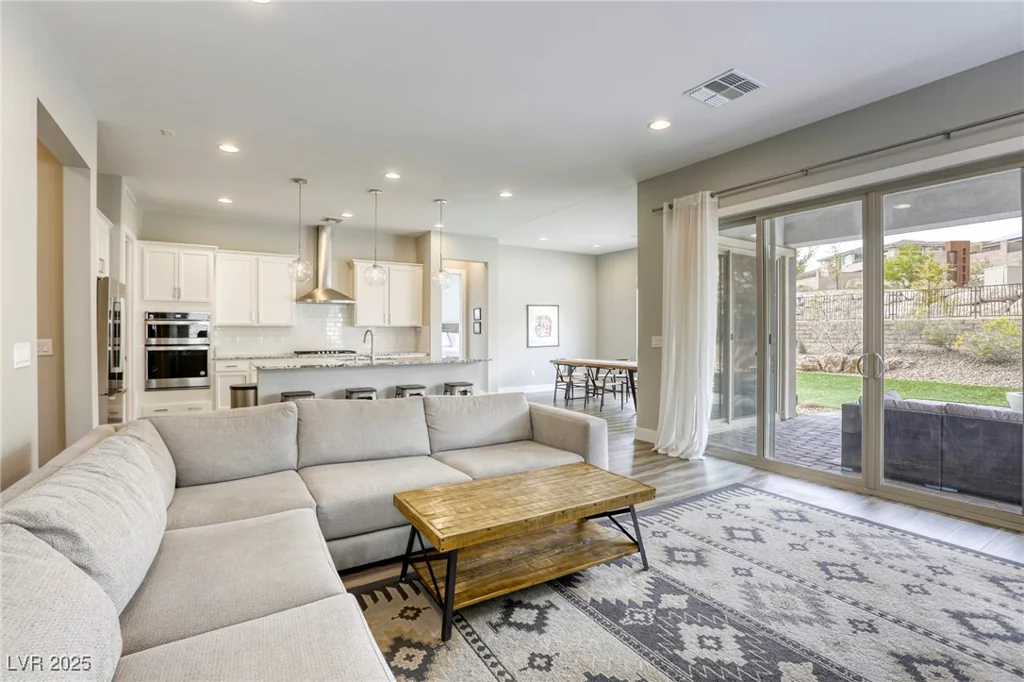 11137 Black Fire Opal, Las Vegas, NV 89138