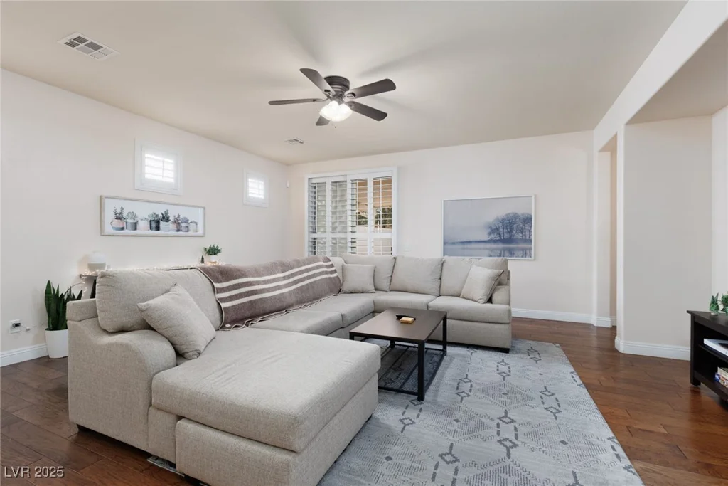 3239 Robins Creek, Las Vegas, NV 89135