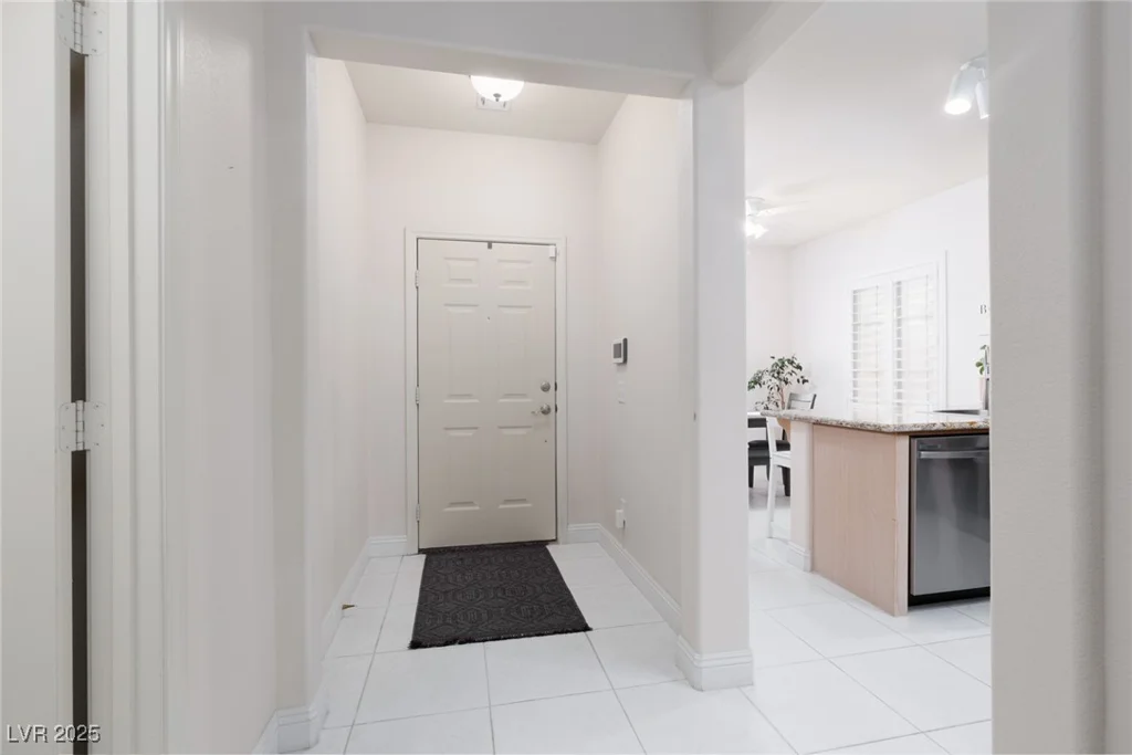 3239 Robins Creek, Las Vegas, NV 89135