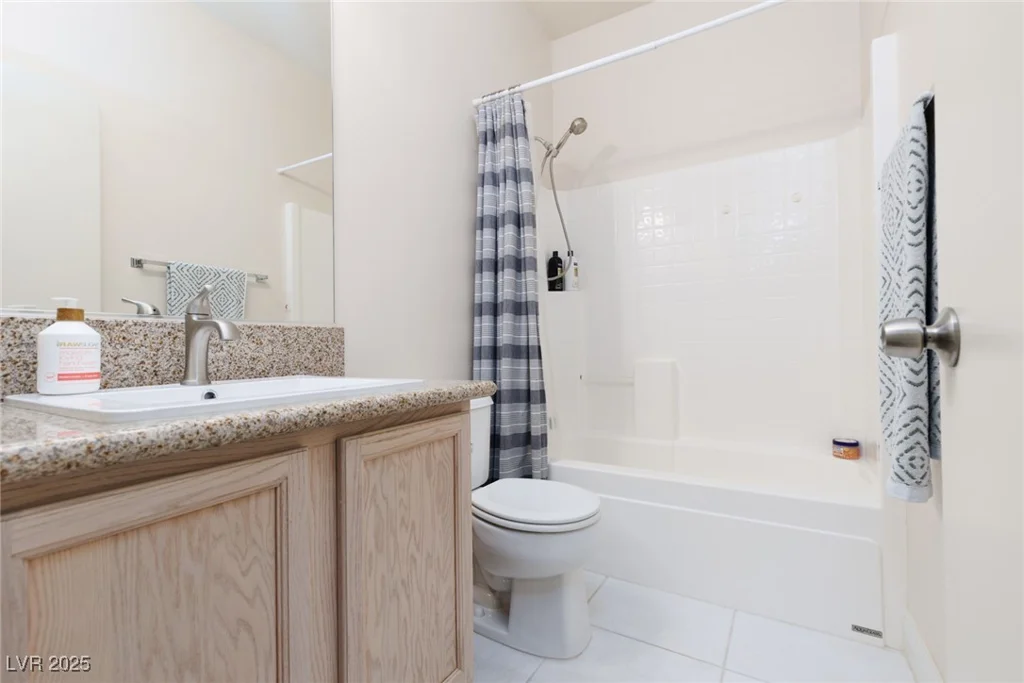 3239 Robins Creek, Las Vegas, NV 89135