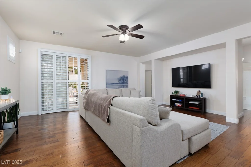 3239 Robins Creek, Las Vegas, NV 89135