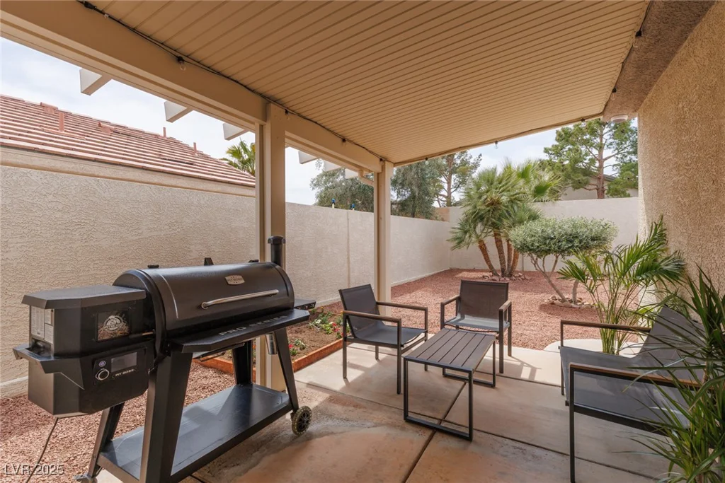 3239 Robins Creek, Las Vegas, NV 89135
