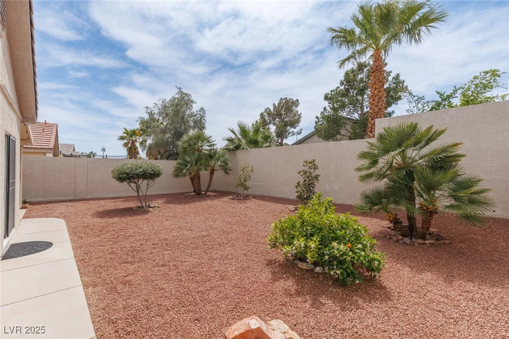 3239 Robins Creek, Las Vegas, NV 89135