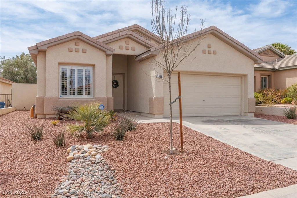 3239 Robins Creek, Las Vegas, NV 89135