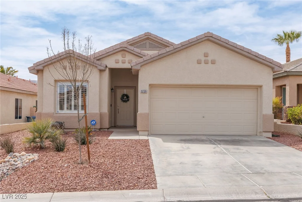 3239 Robins Creek, Las Vegas, NV 89135