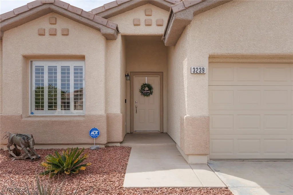3239 Robins Creek, Las Vegas, NV 89135