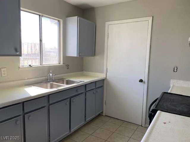 709 Scholl, Las Vegas, NV 89107