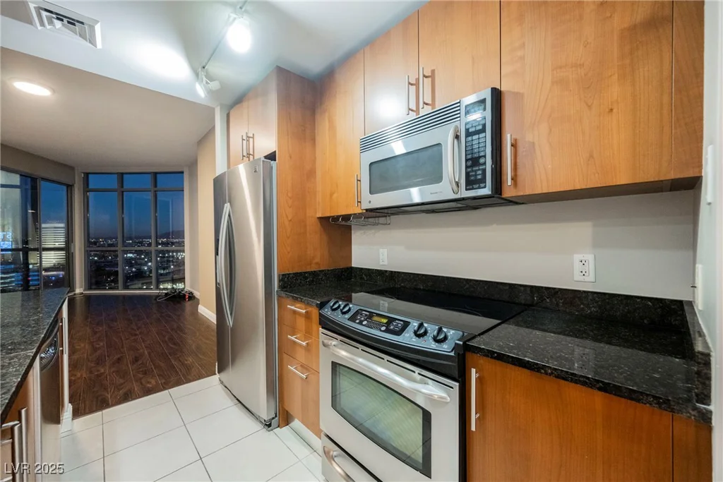 200 Sahara, Las Vegas, NV 89102