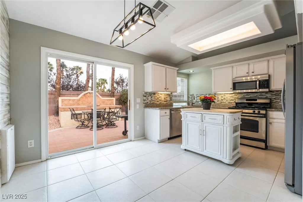 6654 Coronado Crest, Las Vegas, NV 89139
