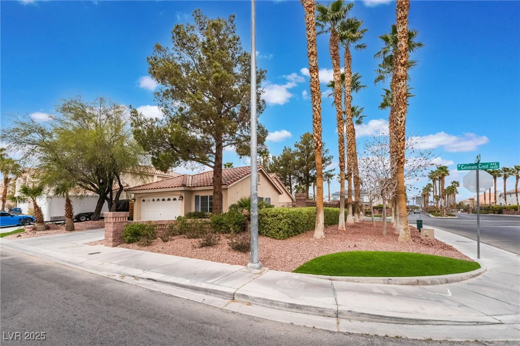6654 Coronado Crest, Las Vegas, NV 89139