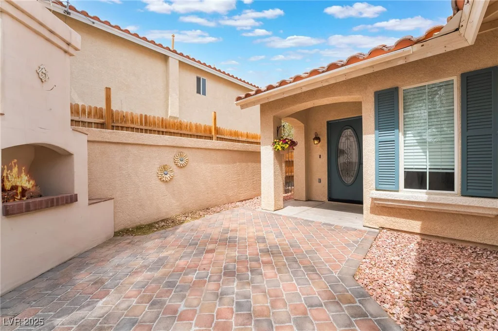 6654 Coronado Crest, Las Vegas, NV 89139