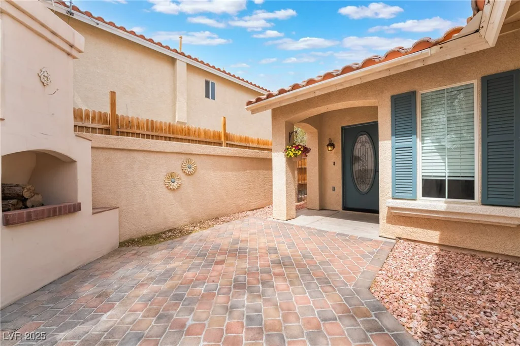6654 Coronado Crest, Las Vegas, NV 89139