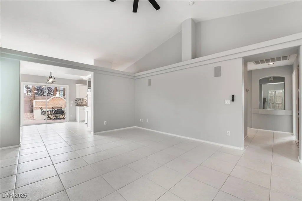 6654 Coronado Crest, Las Vegas, NV 89139