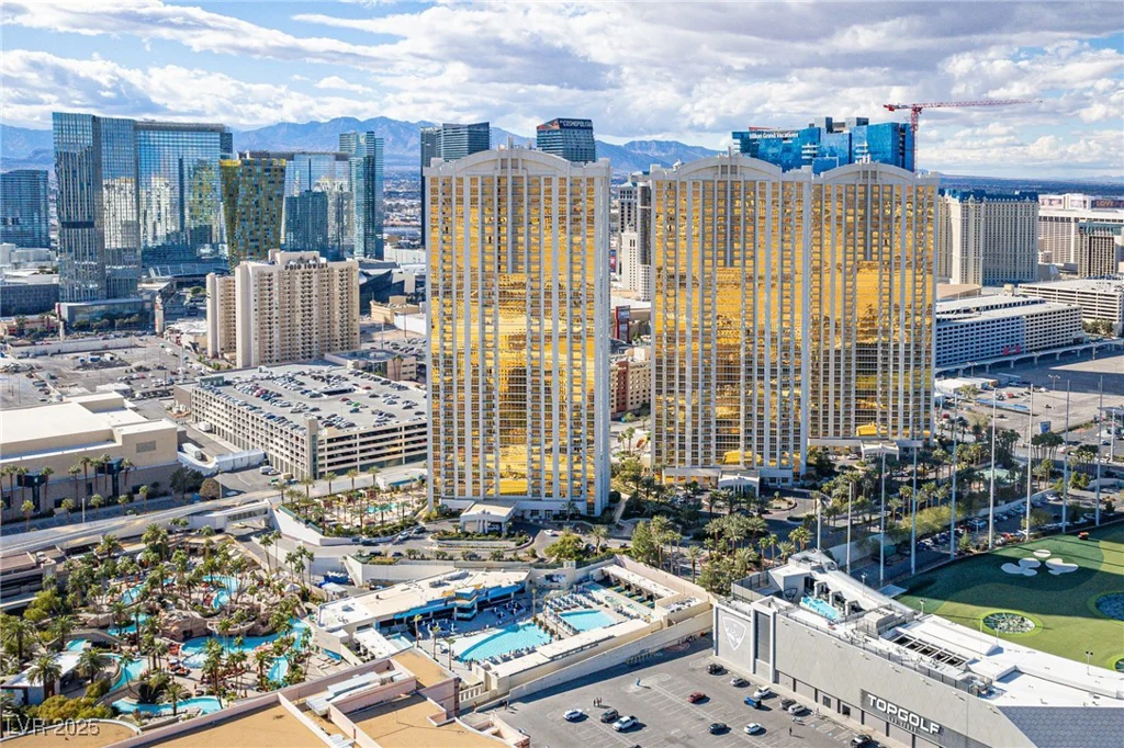 145 Harmon, Las Vegas, NV 89109