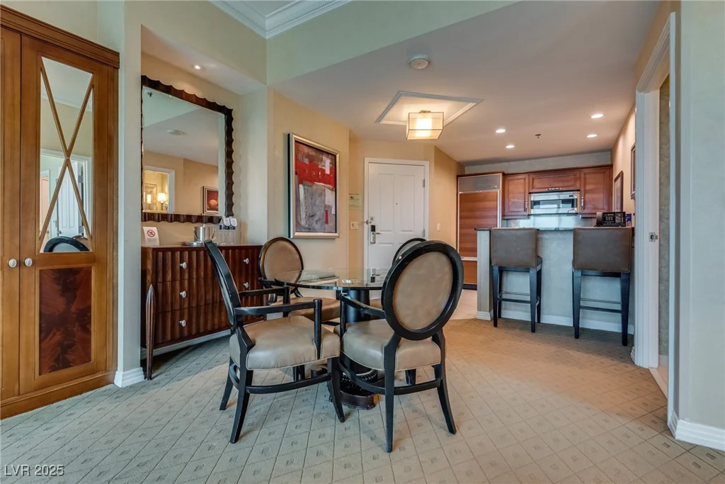 145 Harmon, Las Vegas, NV 89109