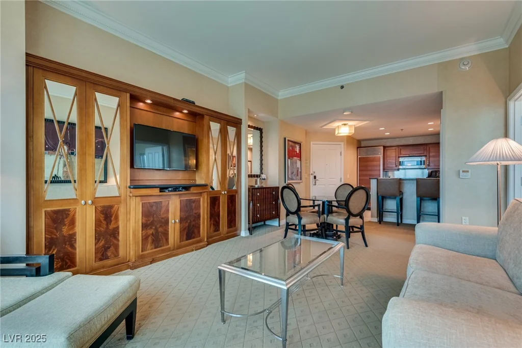 145 Harmon, Las Vegas, NV 89109
