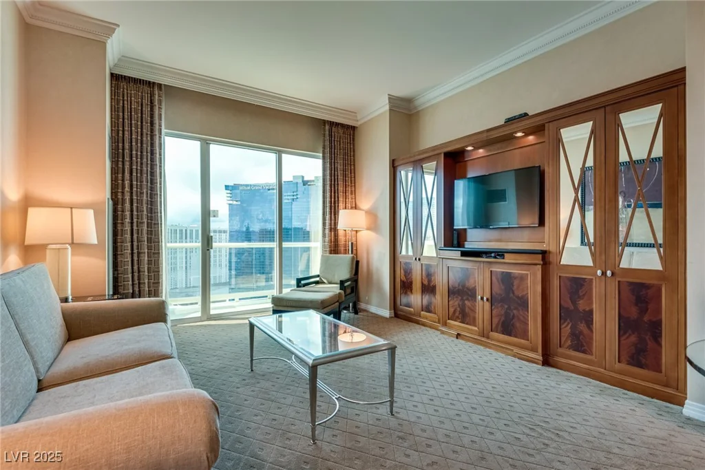 145 Harmon, Las Vegas, NV 89109