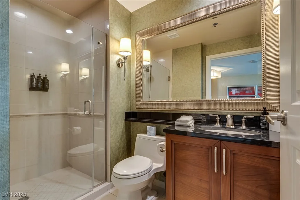 145 Harmon, Las Vegas, NV 89109