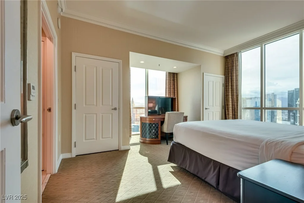 145 Harmon, Las Vegas, NV 89109