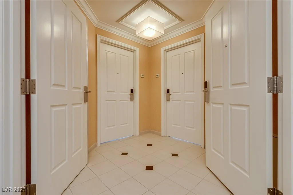 145 Harmon, Las Vegas, NV 89109