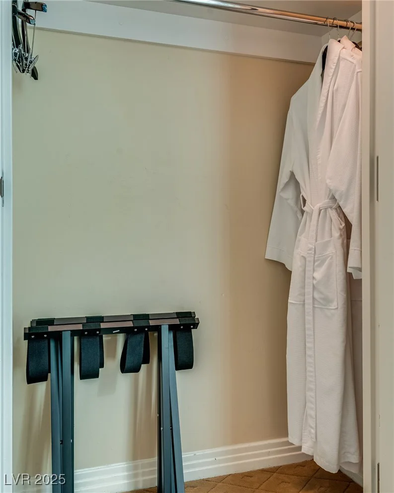 145 Harmon, Las Vegas, NV 89109