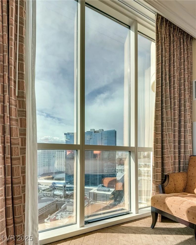 145 Harmon, Las Vegas, NV 89109