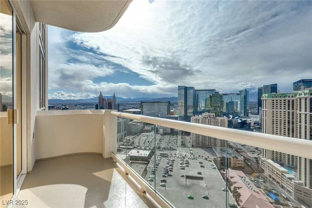 145 Harmon, Las Vegas, NV 89109