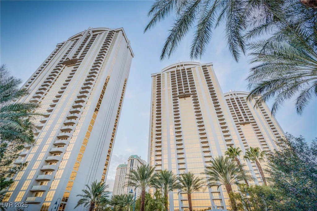 145 Harmon, Las Vegas, NV 89109