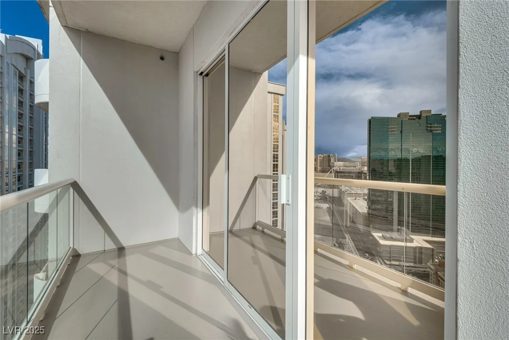 145 Harmon, Las Vegas, NV 89109