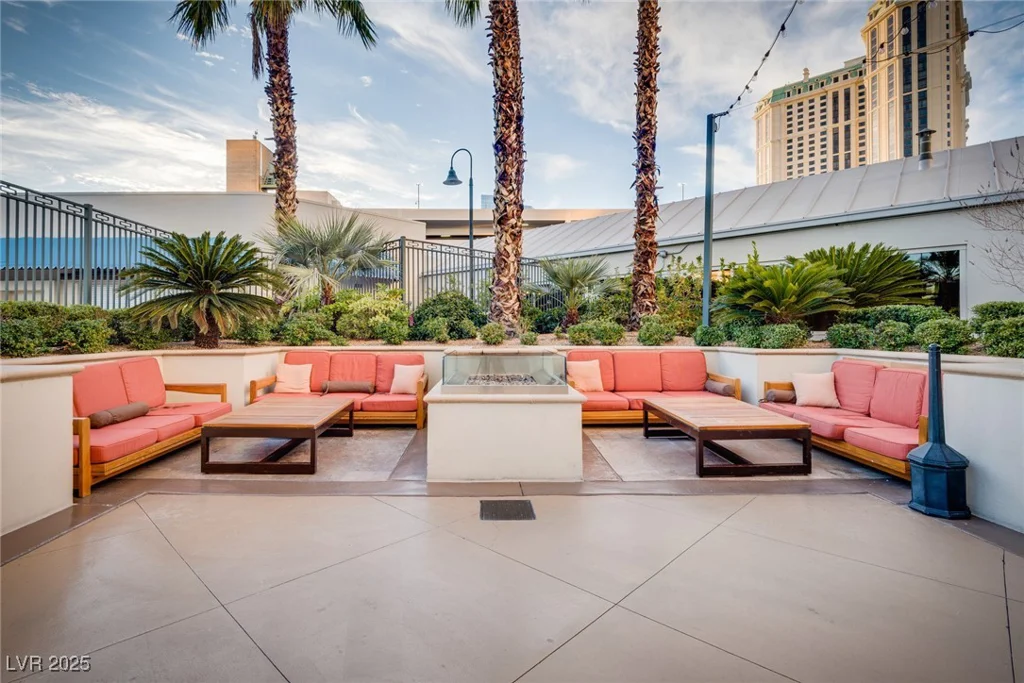 145 Harmon, Las Vegas, NV 89109