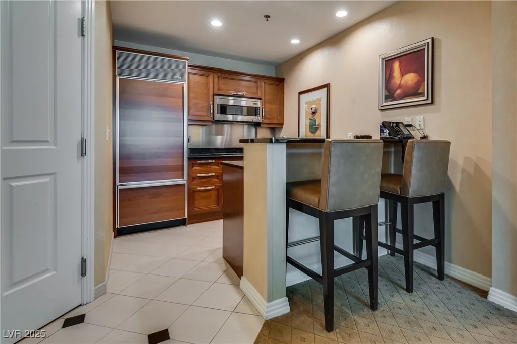 145 Harmon, Las Vegas, NV 89109