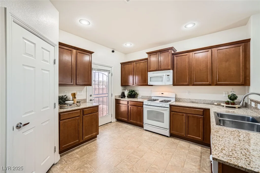 6153 Sea Cliff Cove, North Las Vegas, NV 89031