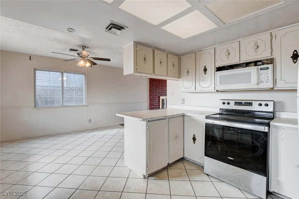 5620 Pinecone, Las Vegas, NV 89108