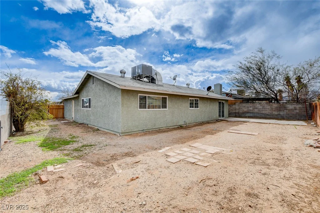 5620 Pinecone, Las Vegas, NV 89108