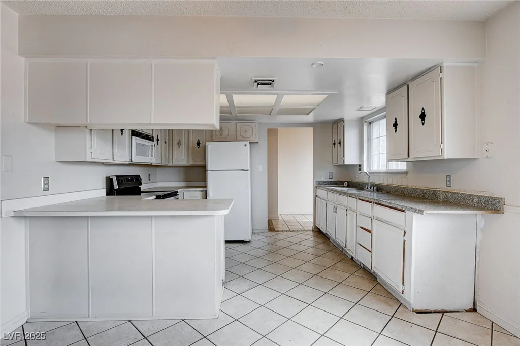 5620 Pinecone, Las Vegas, NV 89108