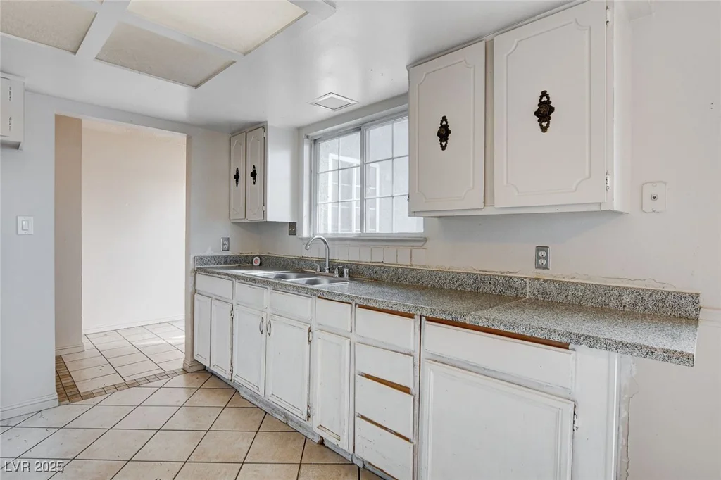 5620 Pinecone, Las Vegas, NV 89108