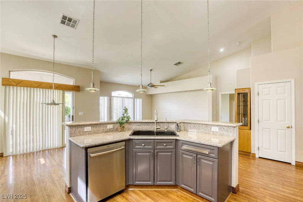 9664 Emeraude, Las Vegas, NV 89147