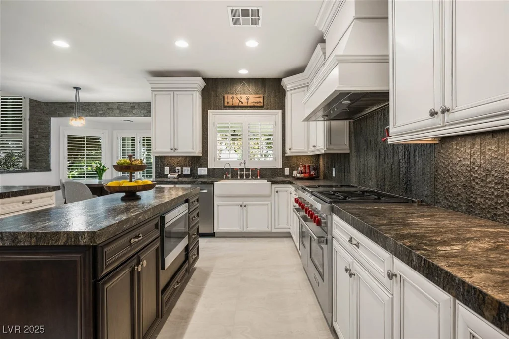 5860 Campbell, Las Vegas, NV 89149