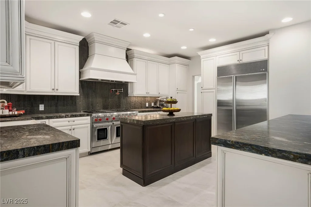 5860 Campbell, Las Vegas, NV 89149