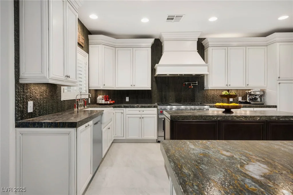 5860 Campbell, Las Vegas, NV 89149