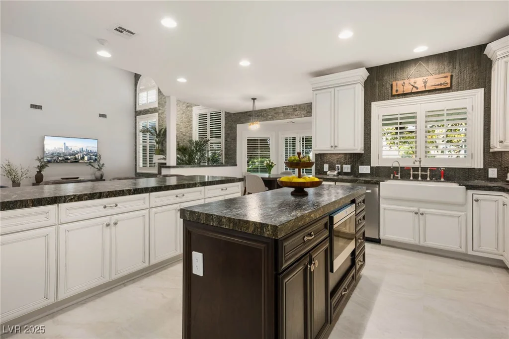 5860 Campbell, Las Vegas, NV 89149