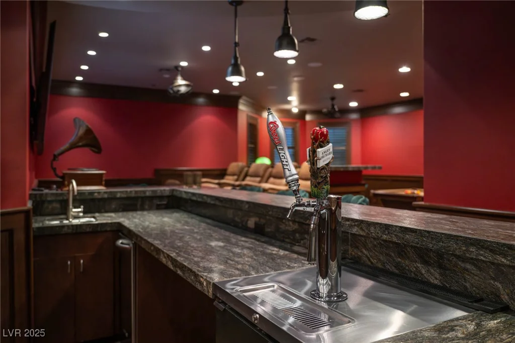 5860 Campbell, Las Vegas, NV 89149