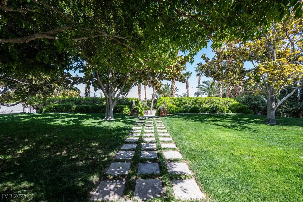 5860 Campbell, Las Vegas, NV 89149